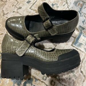 Urban outfitters women’s shoes, croc green black platforms Mary Jane Sz8